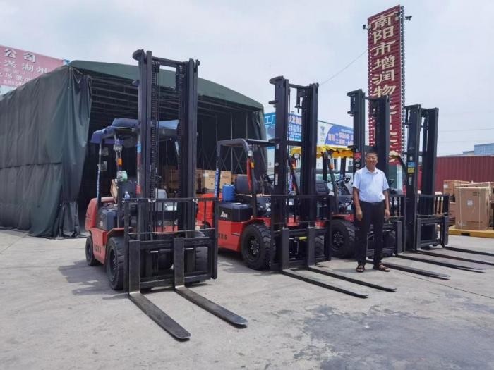 河南南陽首批汕德卡車主自述 六輛車均實現百萬公里記錄